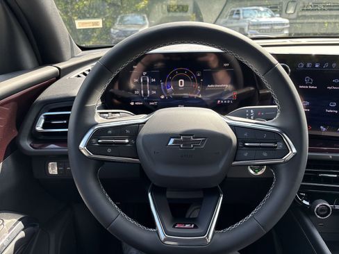 New 2026 Chevrolet Traverse Z71 w/ Driver Confidence Package image 17