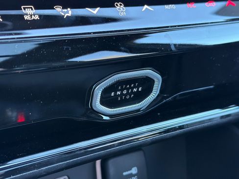 New 2026 Jeep Grand Cherokee L Limited w/ Limited Altitude Package AWD/4WD image 22