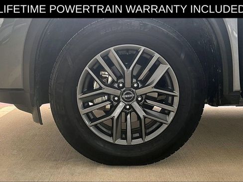 Used 2024 Nissan Rogue S FWD image 10