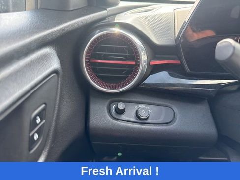Used 2024 Chevrolet Trax RS FWD image 9