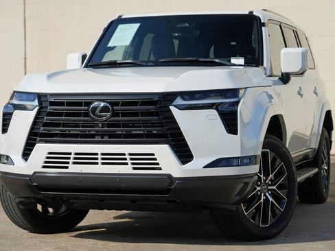 Used 2024 Lexus GX 550 w/ Cold Area Package AWD/4WD image 3