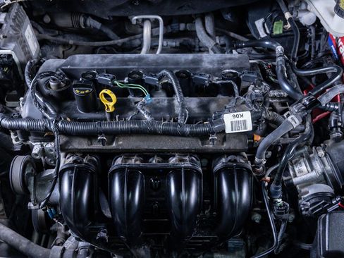 Used 2017 Ford Fusion SE w/ Fusion SE Technology Package image 7