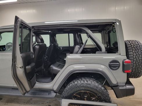 Used 2022 Jeep Wrangler Unlimited Sahara w/ LED Lighting Group AWD/4WD image 40