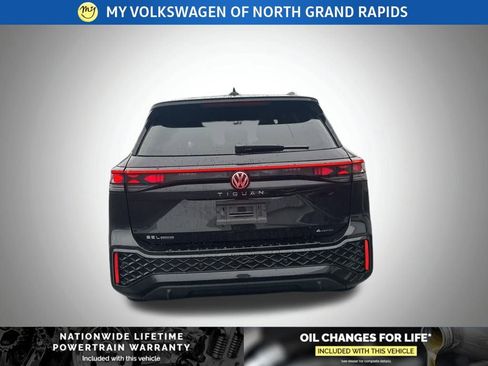 New 2026 Volkswagen Tiguan SEL R-Line image 4