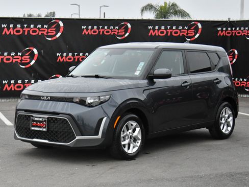 Used 2024 Kia Soul LX w/ Option Group 015 image 3