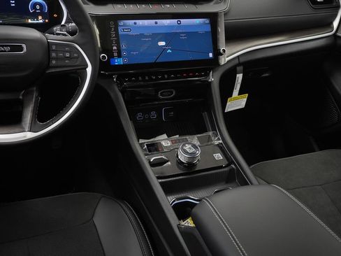 New 2026 Jeep Grand Cherokee Altitude AWD/4WD image 20