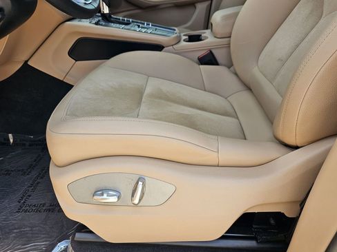 Used 2021 Porsche Macan image 24