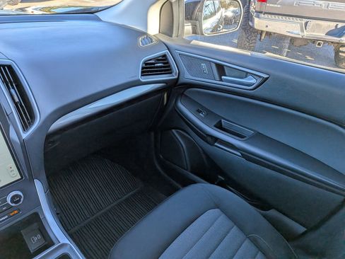 Certified 2022 Ford Edge SE w/ Black Appearance Package image 19