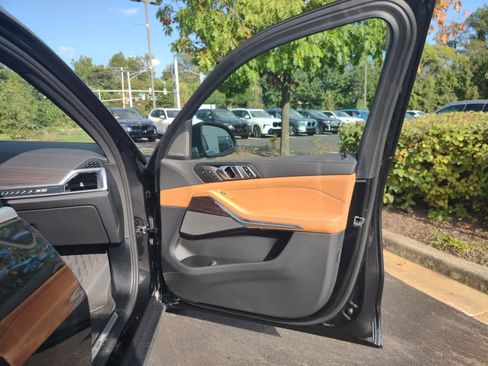 Used 2026 BMW X5 xDrive40i w/ Climate Comfort Package image 17