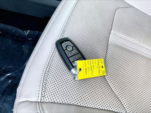 Certified 2023 Ford Expedition Limited image 14