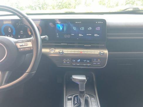Used 2024 Hyundai Kona SEL FWD image 17