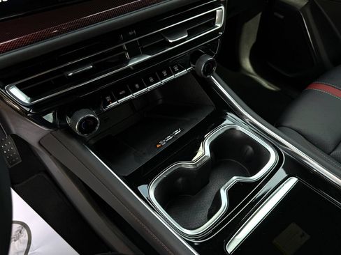 Used 2026 Chevrolet Traverse RS w/ LPO, Floor Liner Package FWD image 17