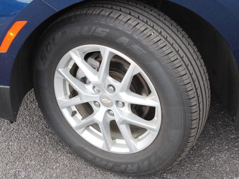 Used 2023 Chevrolet Equinox LS w/ LS Convenience Package AWD/4WD image 17