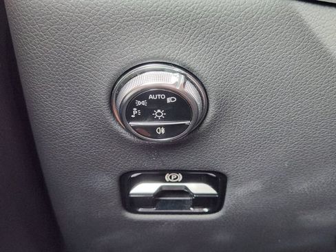 Used 2024 Mercedes-Benz GLC 300 4MATIC image 20