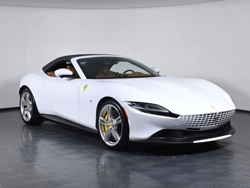 Certified 2024 Ferrari Roma Spider image 11