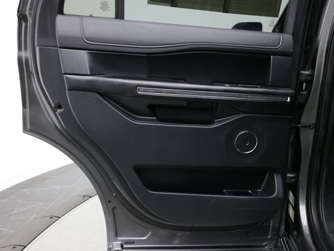 Used 2021 Ford Expedition XLT RWD image 30
