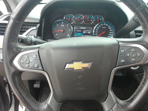 Used 2016 Chevrolet Suburban LT w/ Luxury Package RWD image 17