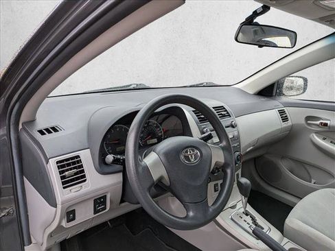 Used 2011 Toyota Corolla LE image 9