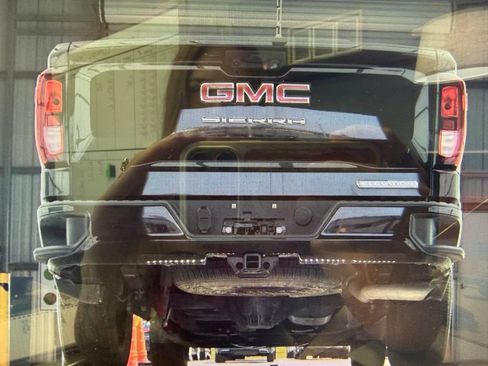 Used 2025 GMC Sierra 1500 Elevation AWD/4WD image 7