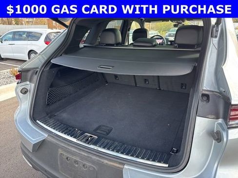 Used 2024 Porsche Cayenne w/ Premium Package image 12