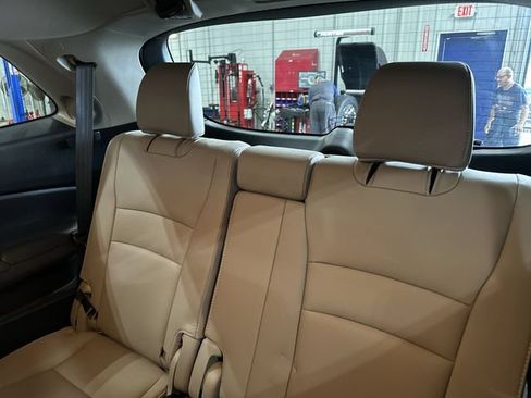 Used 2019 Honda Pilot Touring image 31