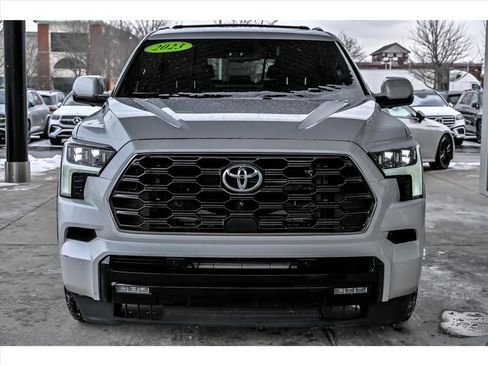 Used 2023 Toyota Sequoia Platinum image 4