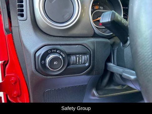Used 2020 Jeep Wrangler Unlimited Sahara AWD/4WD image 8