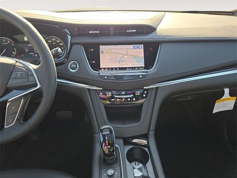 New 2025 Cadillac XT5 Premium Luxury image 11