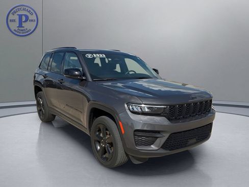 Used 2023 Jeep Grand Cherokee Altitude AWD/4WD image 1