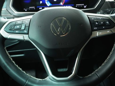 Used 2024 Volkswagen Tiguan SE AWD/4WD image 15