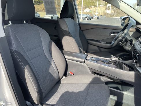 Used 2023 Nissan Rogue SV image 26