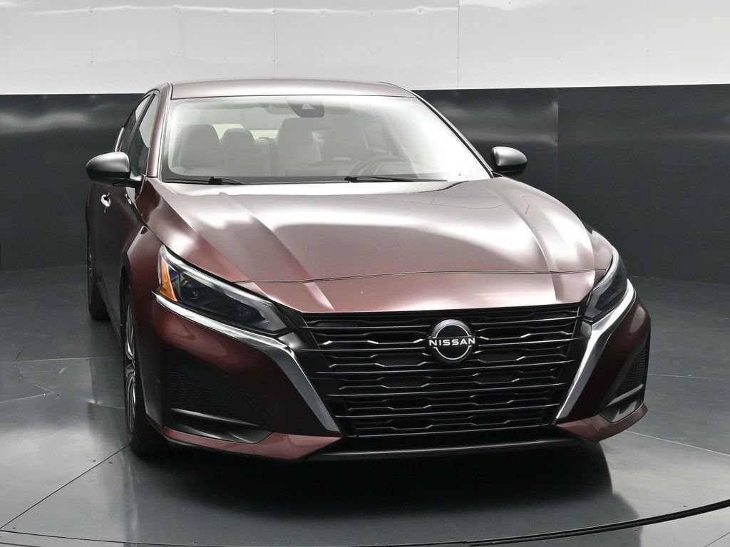 Used 2024 Nissan Altima 2.5 SV FWD image 4