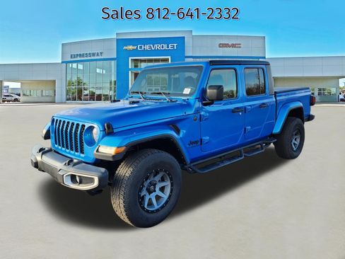 Used 2022 Jeep Gladiator Sport image 3