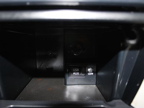 Used 2012 Toyota Camry LE FWD image 16
