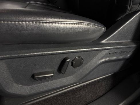 Used 2025 Ford F150 Lariat AWD/4WD image 27