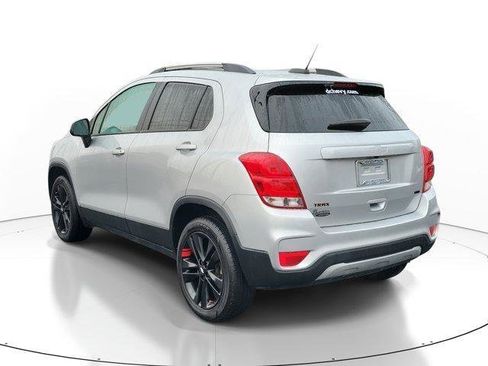 Used 2021 Chevrolet Trax LT w/ Redline Edition image 3