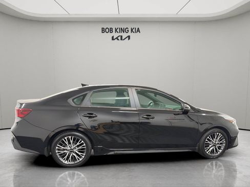 Used 2022 Kia Forte GT-Line w/ GT-Line Premium Package FWD image 6