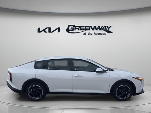 New 2025 Kia K4 EX image 5