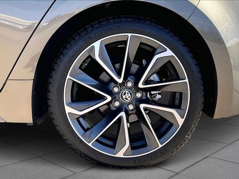 Used 2019 Toyota Corolla XSE image 11