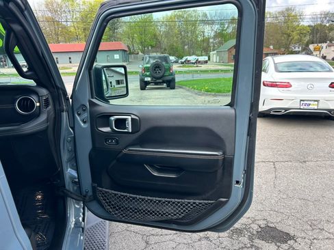 Used 2024 Jeep Wrangler Sahara w/ Technology Group AWD/4WD image 23