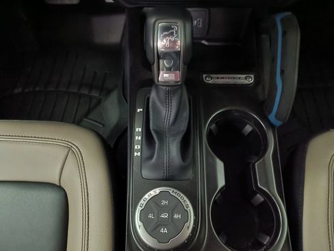 Used 2023 Ford Bronco Wildtrak AWD/4WD image 16