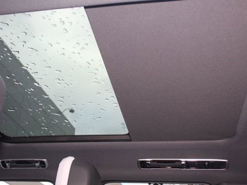 Used 2025 Land Rover Range Rover Sport Dynamic SE image 23