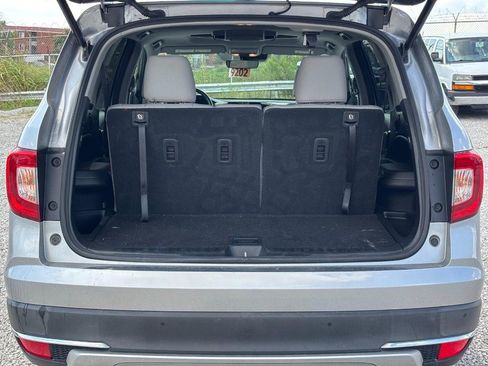 Used 2019 Honda Pilot Touring image 11