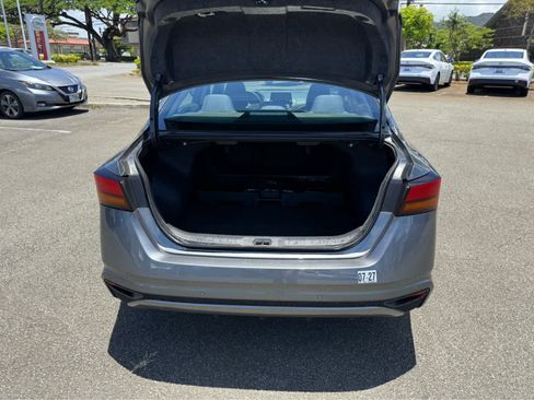 Used 2024 Nissan Altima 2.5 SV FWD image 11