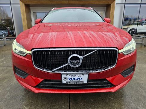 Used 2021 Volvo XC60 T5 Momentum w/ Advanced Package image 2