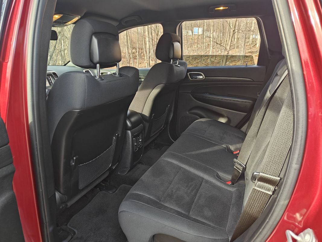 Used 2015 Jeep Grand Cherokee Laredo AWD/4WD image 13