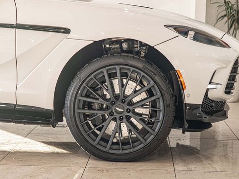 New 2026 Aston Martin DBX 707 image 10