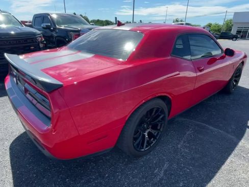 Used 2016 Dodge Challenger SRT Hellcat RWD image 9