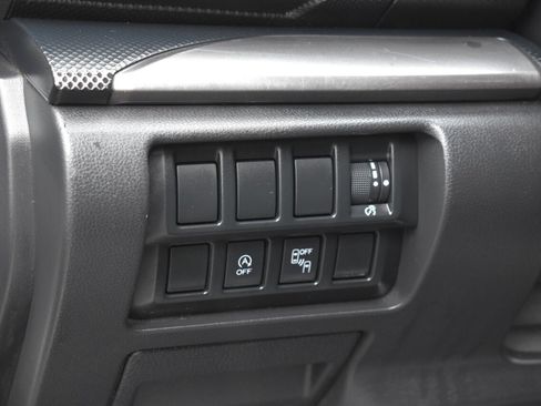 Used 2020 Subaru Forester Premium AWD/4WD image 17