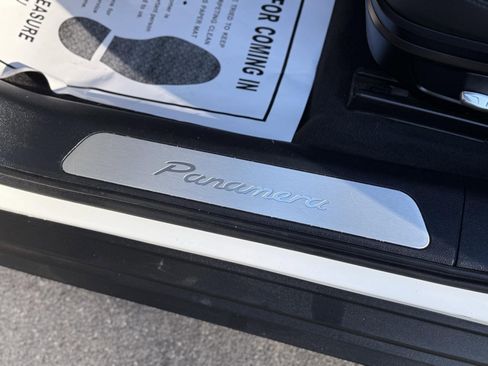 Used 2021 Porsche Panamera image 21